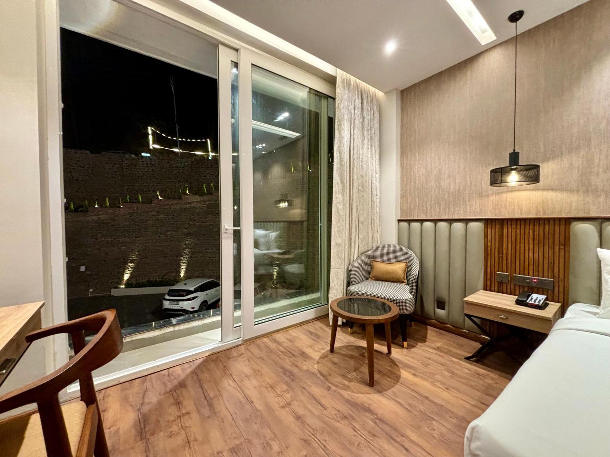 Arnisa Kasauli - A Boutique Hotel Kültér fotó